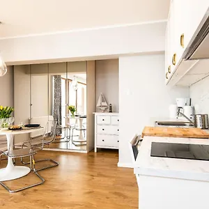 https://apartament-prestige-z-basenem-5d-apartamenty.kolobrzeghotels.com